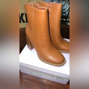 TOP Moda Tan Heeled Boots